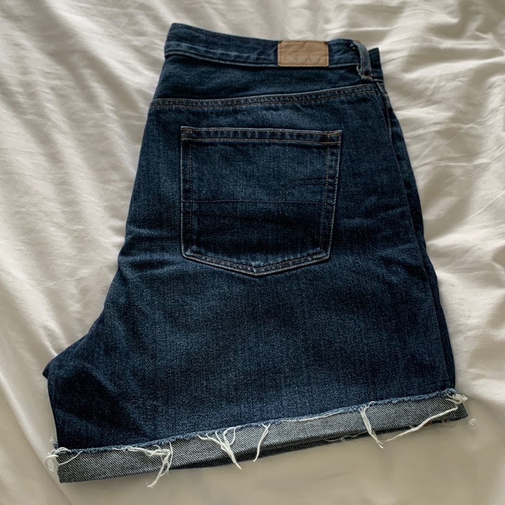 American Eagle mom short